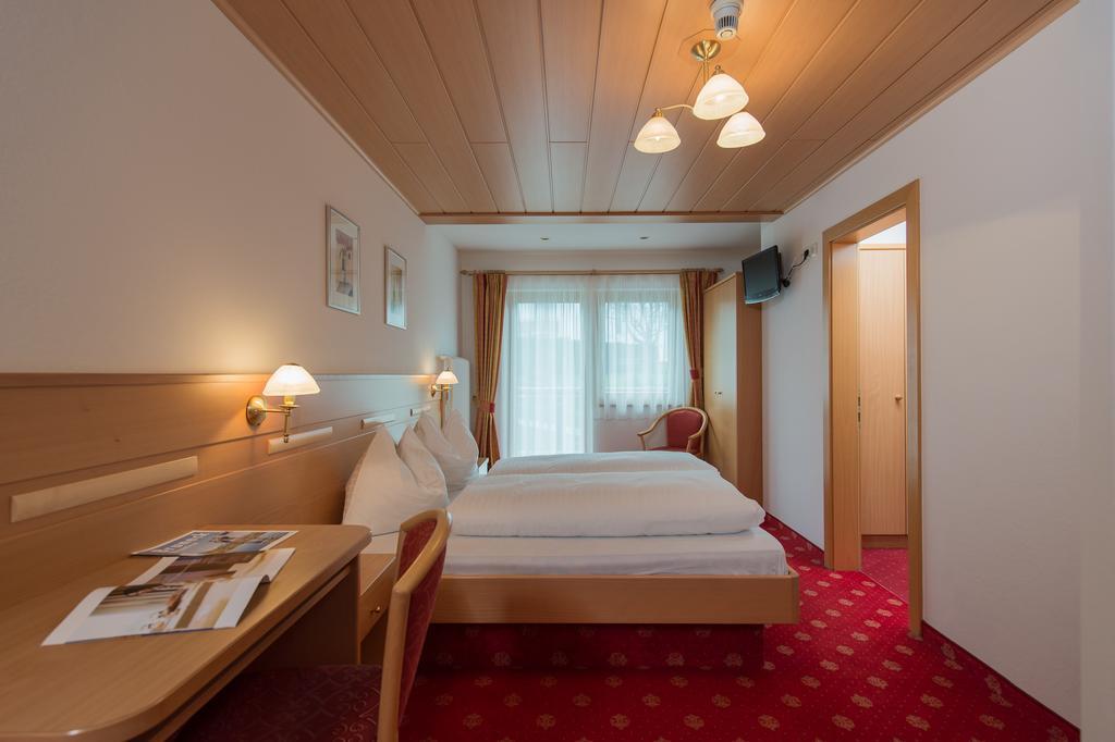 Hotel Garni Hochgruber ブルーニコ 部屋 写真