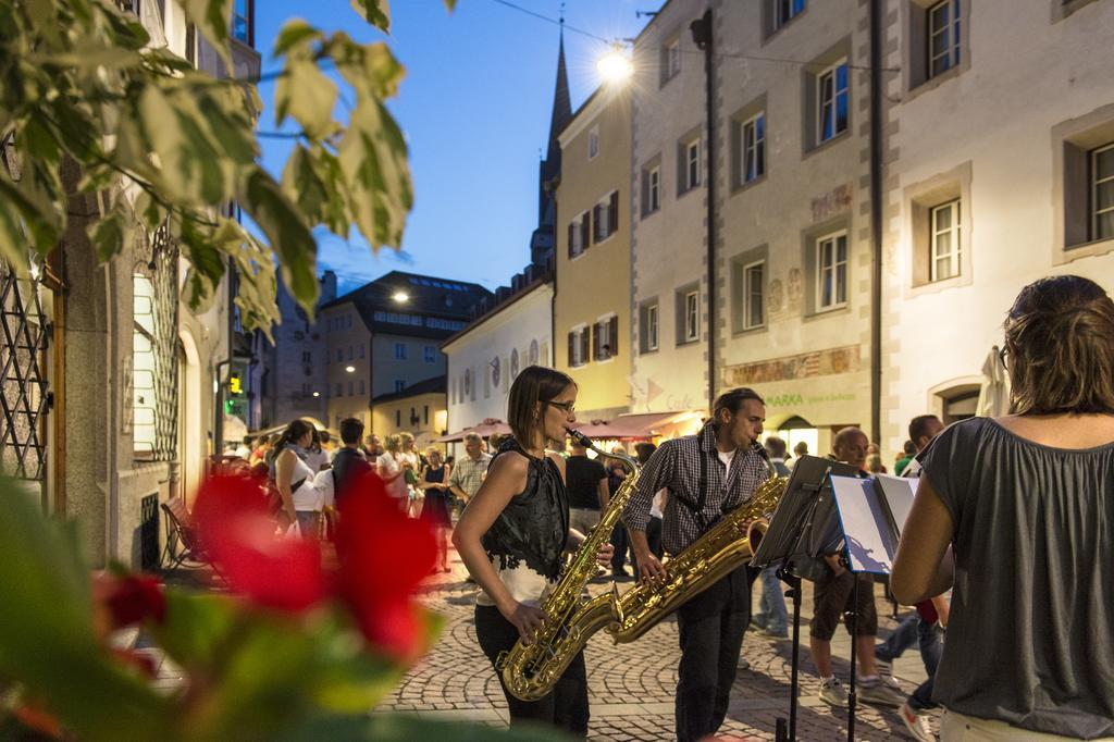 Hotel Garni Hochgruber ブルーニコ エクステリア 写真