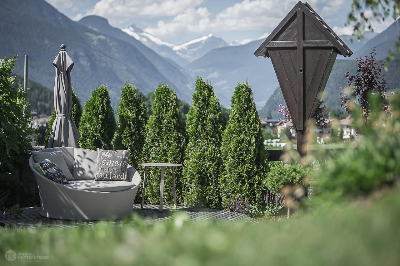 Hotel Garni Hochgruber ブルーニコ エクステリア 写真